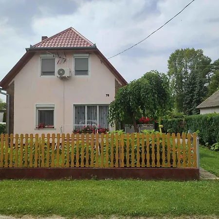 In Balatonmariafuerdo 19196 Apartament *
