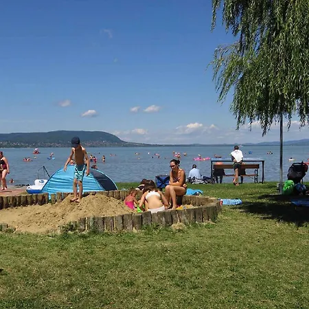 In Balatonmariafuerdo 19196