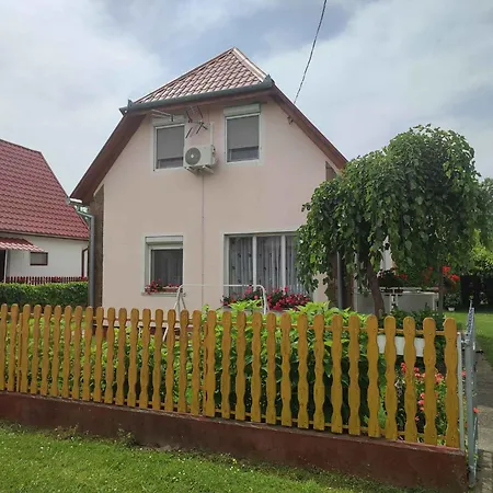 In Balatonmariafürdo 19196 Apartment